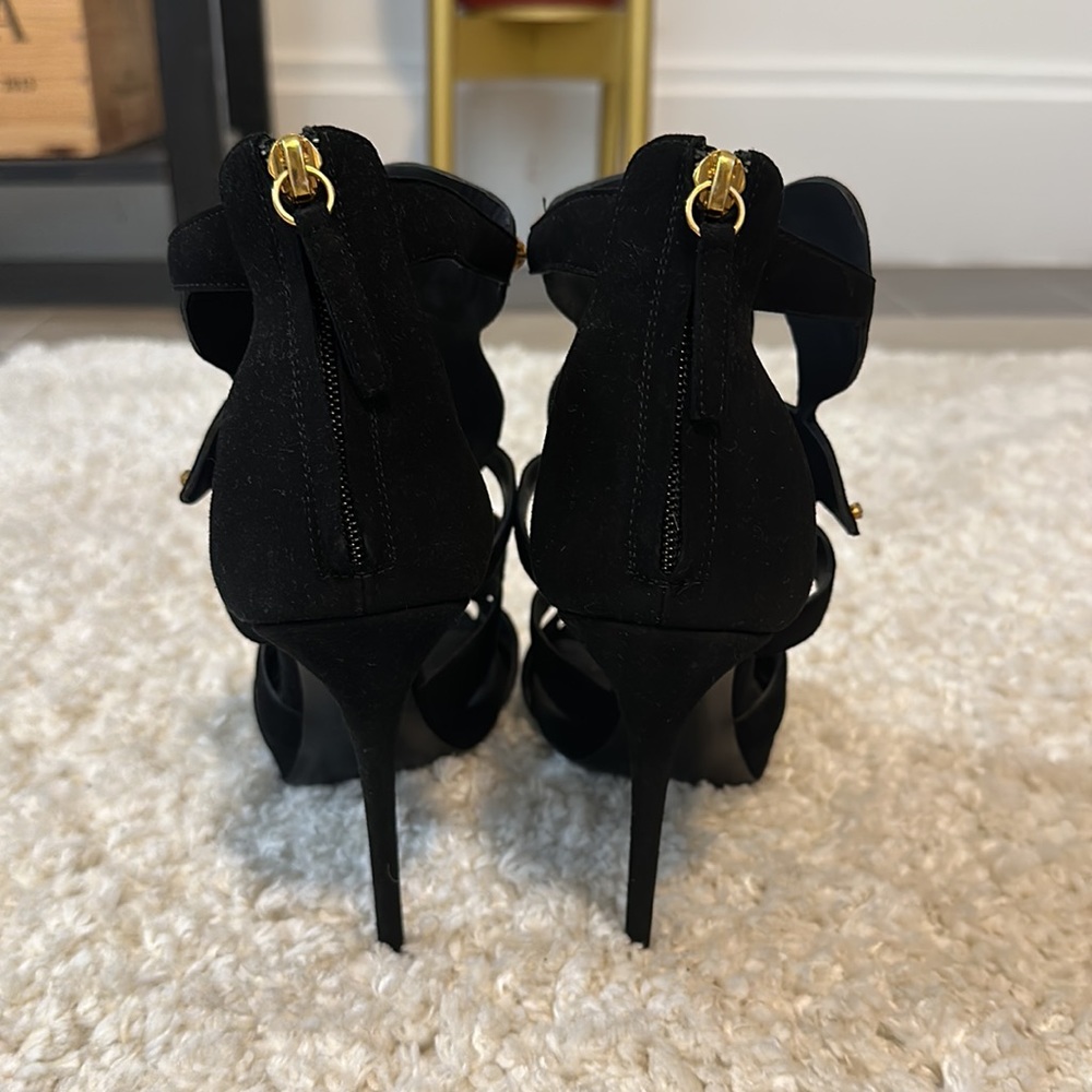 Giuseppe Zanotti Black and Gold Embellished Cutout Sandals - Picture 4 of 7